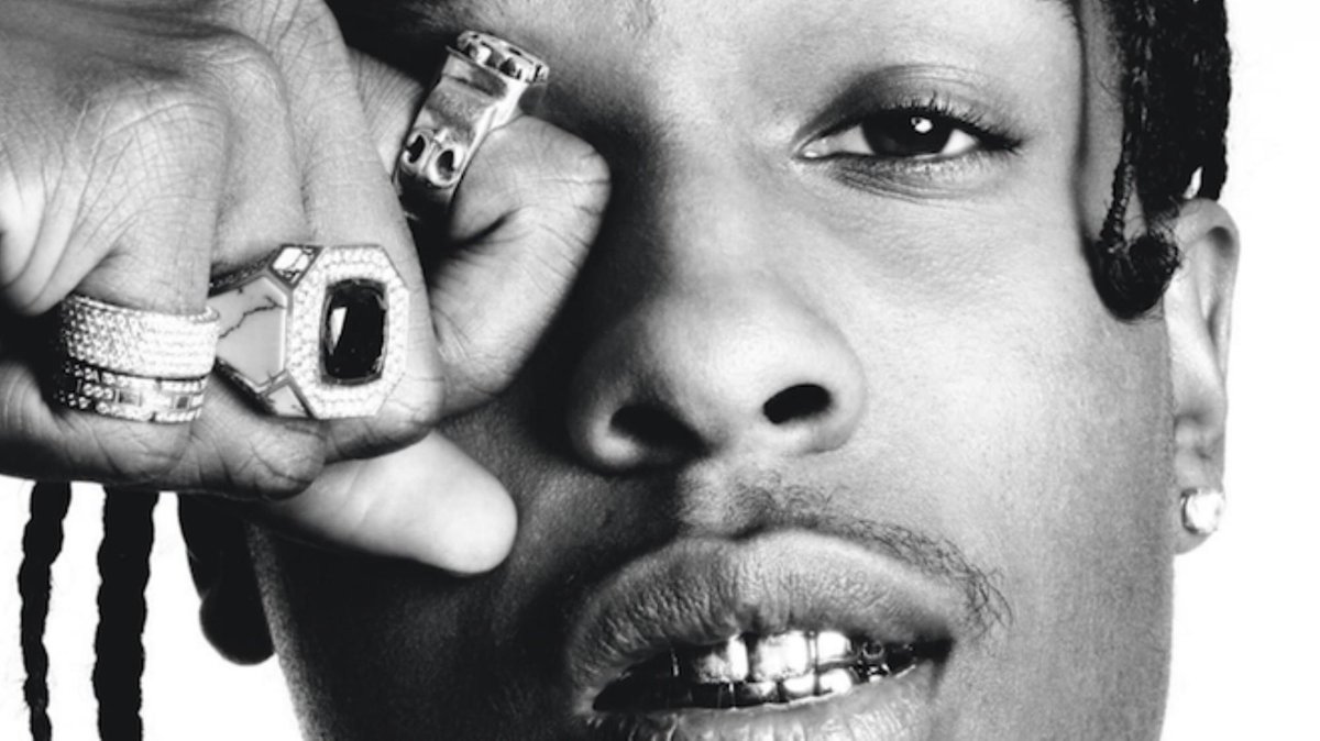 LauraMaeWill's tweet photo. I wanna be in NYC 💔 “@i_D: TONIGHT: @asvpxrocky in conversation @myimagestudios in NYC. http://t.co/vFyBYE0vCM http://t.co/BNnwU1nIaX”