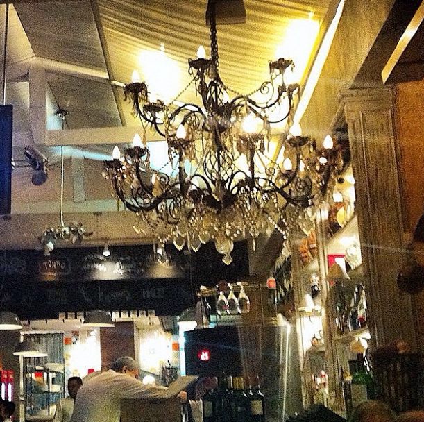 pizzabros's tweet photo. A Pizzaria mais charmosa da cidade de #SP http://t.co/rKSSw4VLZy