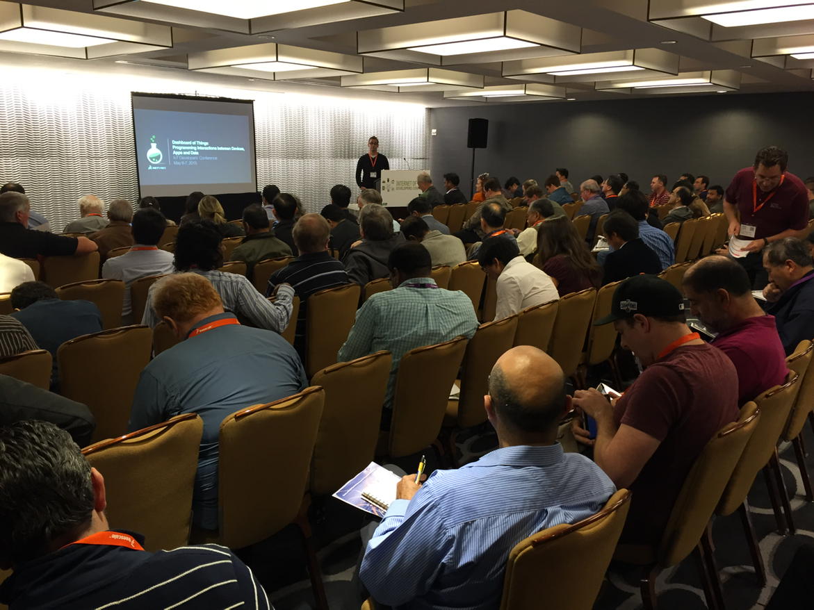 freddymini's tweet image. Full house for our #dashboardofthings at #iotdevcon #santaclara #netvibes