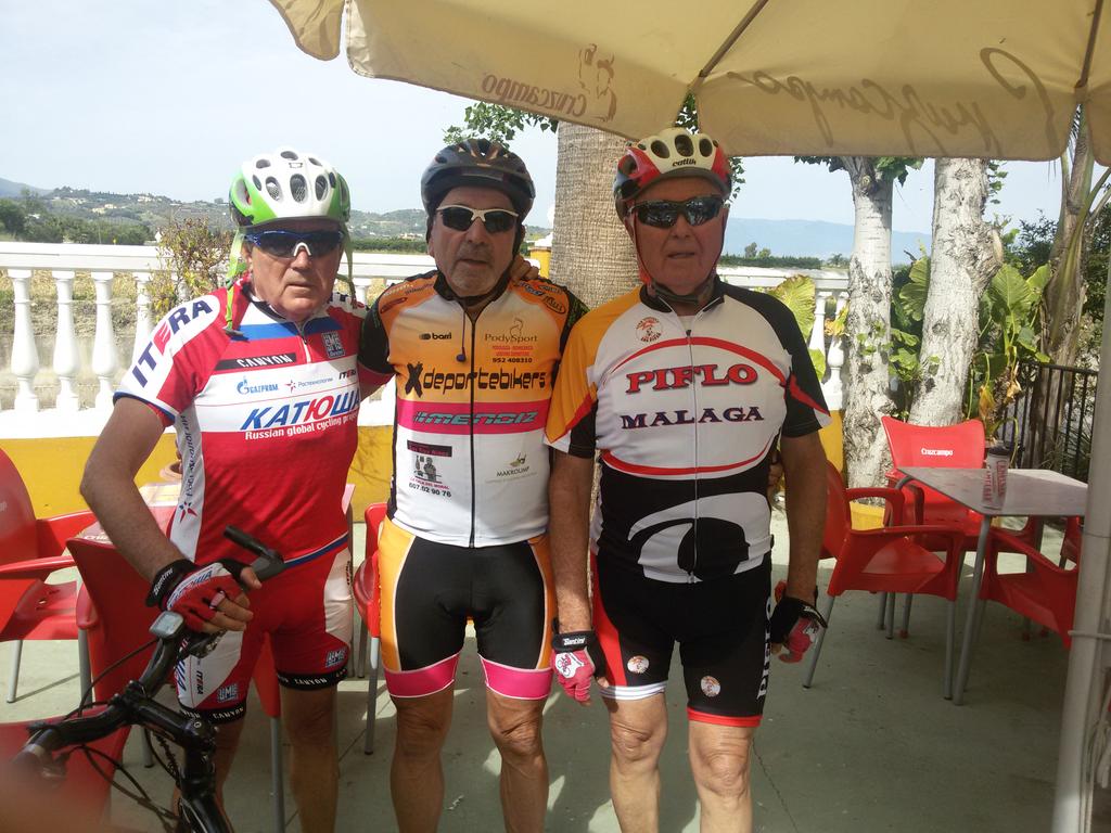 ApcMalaga's tweet photo. Hola compañeros hemos parado en el Restaurante El bichito para repostar http://t.co/gRJvIZW6aN