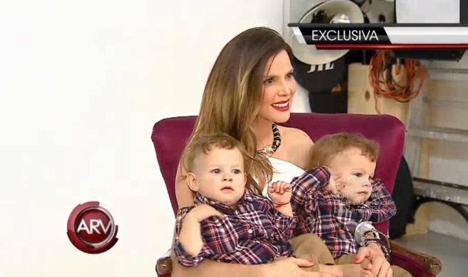 TLMDFansBG's tweet photo. Posa con sus gemelos @MaritzaRodrigue para una sesión fotográfica @RevistaSelecta http://t.co/bcXL8d2lzw Hermosos http://t.co/hbcLnIAtkB