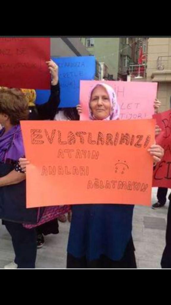 mmeltemm5's tweet photo. #ÖğretmeneMayıstaMüjdeHazirandaAtama #OnlarKonusurAkPartiYapar @RT_Erdogan @Ahmet_Davutoglu @tcbestepe @_genelbaskan http://t.co/AutdGDsCrL
