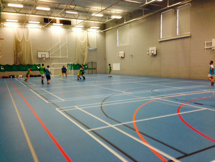 HampshireFA's tweet photo. Full 5v5 with subs tonight, the movement is gathering pace #FutsalThursday http://t.co/qeIQLiRMDw