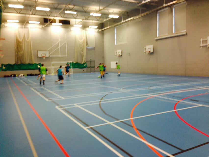 HampshireFA's tweet photo. Full 5v5 with subs tonight, the movement is gathering pace #FutsalThursday http://t.co/qeIQLiRMDw