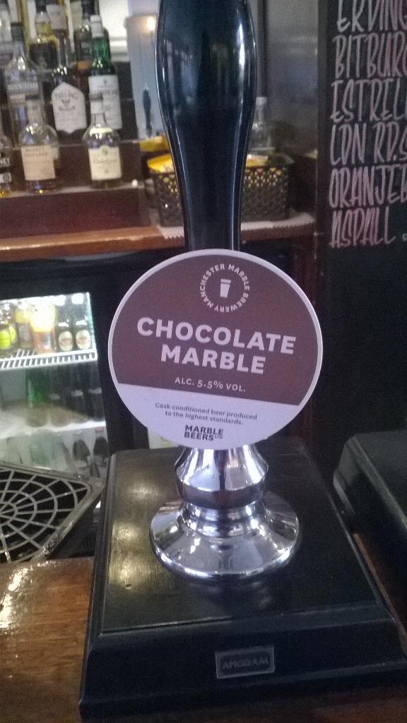 LadySadie66's tweet photo. #TheBeerEngine #Sheffield - place to be - delicious beer 🍺 - having a pint of #ChocolateMarble http://t.co/uYrtmyydi8