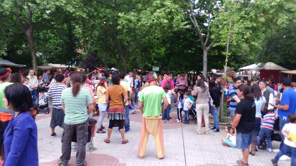 mariinamerino's tweet photo. WOMAD, puestos y ambiente que feliz soy aquí 😊😊 http://t.co/JRGu0p0kPJ