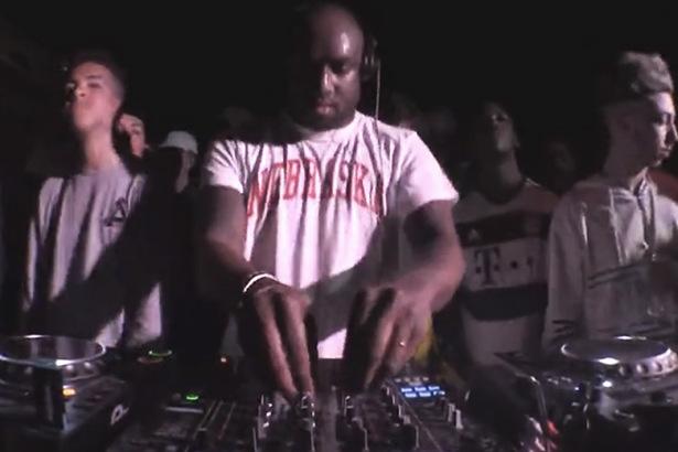 escvision's tweet photo. London Burning! 🔥 🇬🇧  http://t.co/JQedYlpCyU @virgilabloh @boilerroomtv @Providermag_it http://t.co/OOhSKMnpGa