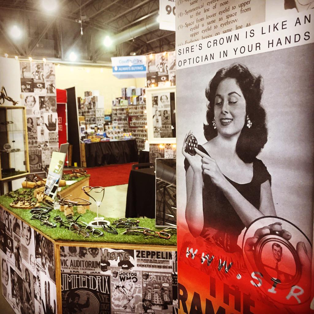 SiresCrown's tweet photo. We're here at Philadelphia #WizardWorld #ComicCon!! Come by and have 1st PICK of our new designs & #comicbookframes! http://t.co/npDI3eGfvM