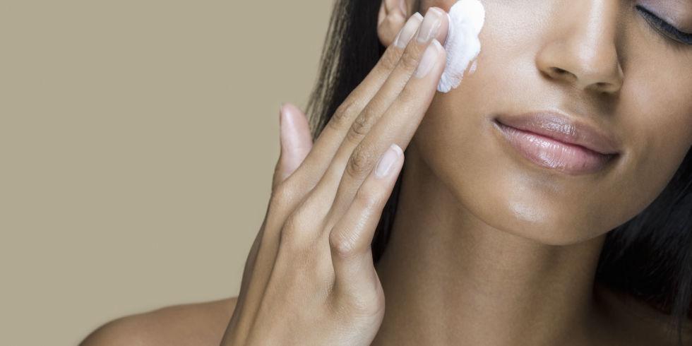 ELLEmagazine's tweet image. Why the good bacteria in your food should also go on your face: on.elle.com/1Ju7IaN