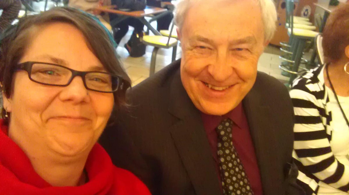 TurningPointAB's tweet photo. Craig and I exciting to be at @UnitedWay_CA and seeing the 211 service info http://t.co/q2hw7f91g2