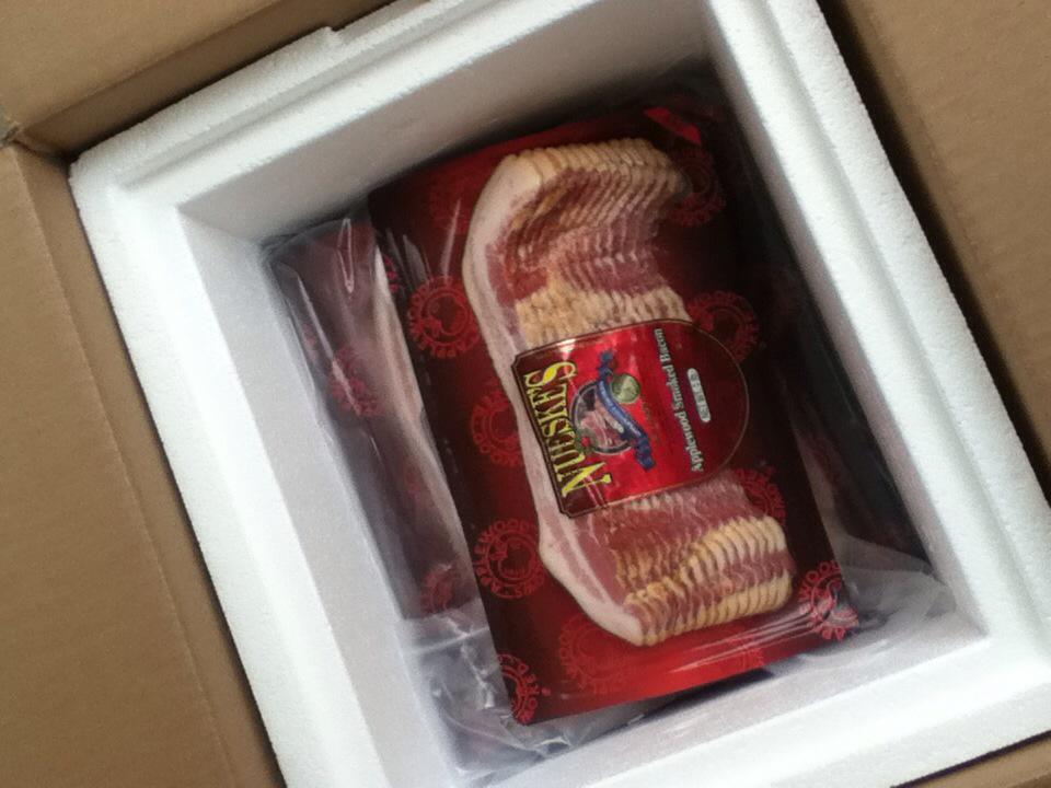 MareCHEM's tweet photo. @Nueskes Thanks for the speedy delivery! #happydance #uberbacon http://t.co/42truoz8I8