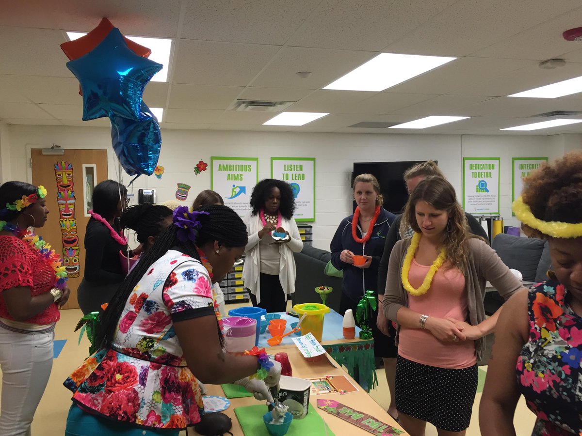 IngenuityPrep's tweet photo. Our parents hosted a special midday tropical treats &amp; smoothies Happy Hr for teachers! #ThankATeacher #OurParentsRock http://t.co/H8kViTVZb9