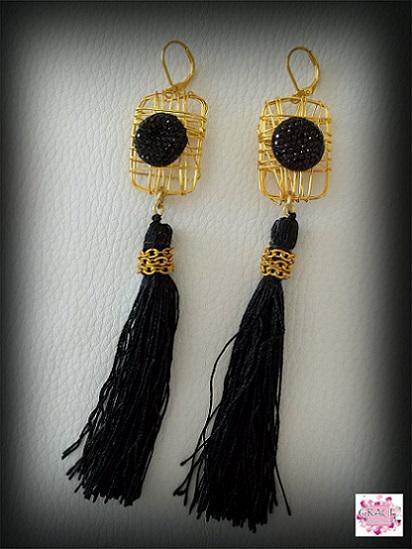 GRACEaccesorios's tweet photo. #Aros705
#GRACEaccesorios #Earrings #Dorado #Golden #Negro #Black #Borla #Tassel #Moda #Style #Fashion #Accesorios http://t.co/osTd7JAwsP