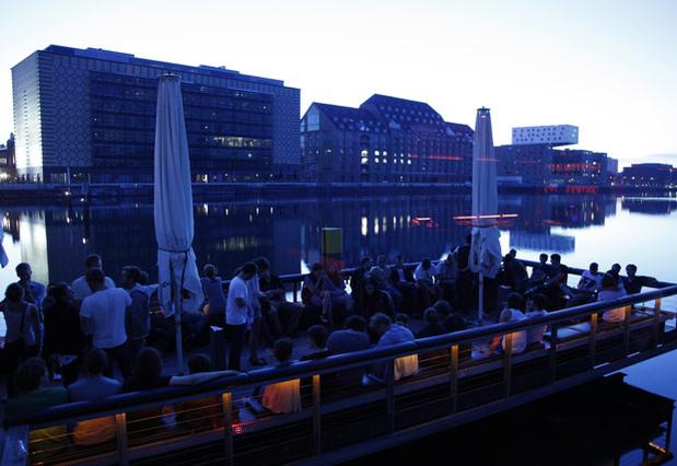CoolAcademic_'s tweet photo. The club with most amazing views day and night and best design #Watergate #Berlin cc @RealBlackCoffee 23.05 http://t.co/wrp5QW12xp