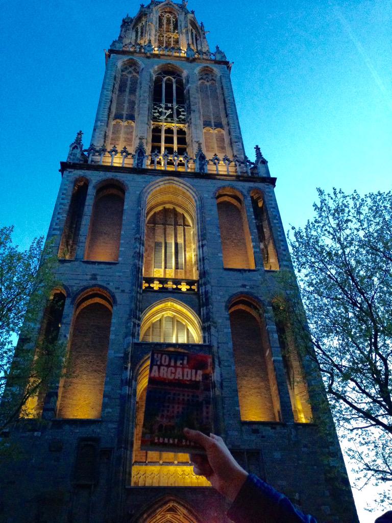 _E_vee's tweet image. Mijn eigen stadsie is een inspirerende plek! @sunnysingh_nw3 @MeridiaanBoeken #wherebooksgo #nooitmeerslapen