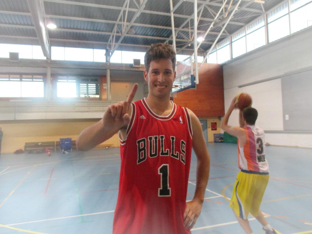 PiscinaCubas's tweet photo. ¡Este domingo venid todos a animar a nuestro equipo Senior de Baloncesto que se juega el pase a la FINAL FOUR! http://t.co/noXj25Fknb