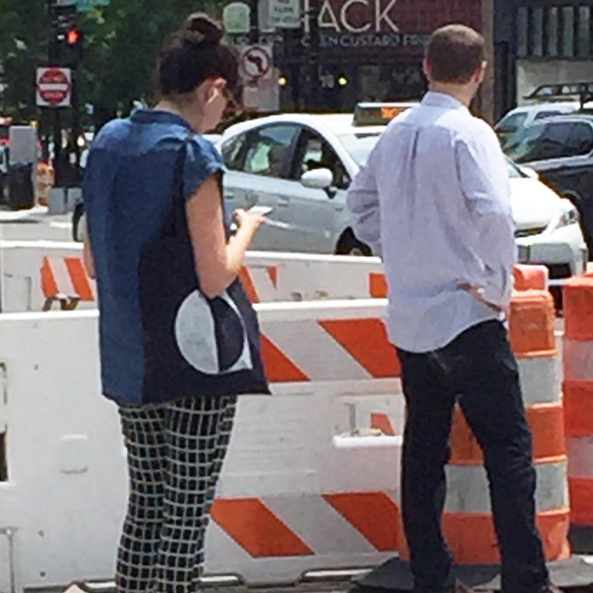UnisonBrand's tweet photo. Spotted in Dupont! Logo is looking good, @CarnegieEndow. We'd love to see one of those bags in person.  

#design #dc http://t.co/3KODupixeU