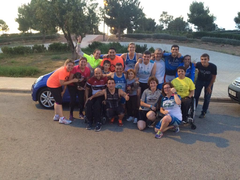 tomas_monica's tweet photo. @AvantValencia entrenando transiciones triatlones varios 💪🏼💪🏼💪🏼💪🏼@Miri_225 @julioaraujo05 @bea_pla @Rauliyor32 🚲🏃🏼😱😱 http://t.co/loTQ2Ltd66