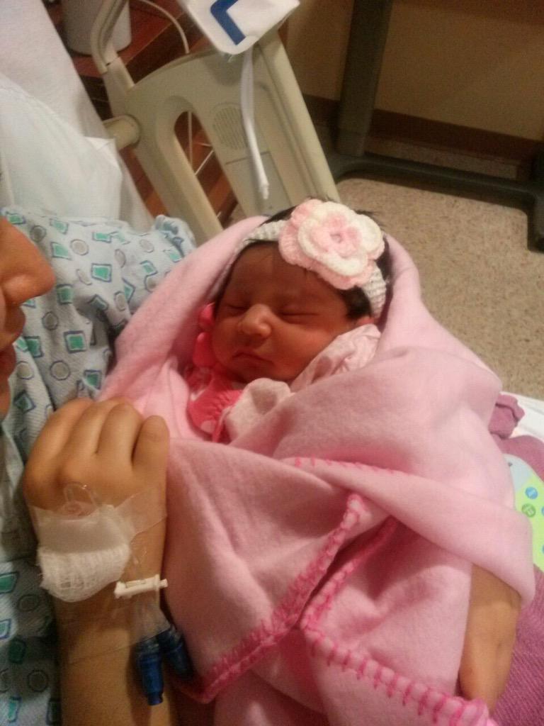 _jorgelter's tweet photo. Llego la hora #baby en casa #NewGirl AislinnRocio http://t.co/fggC86iw17
