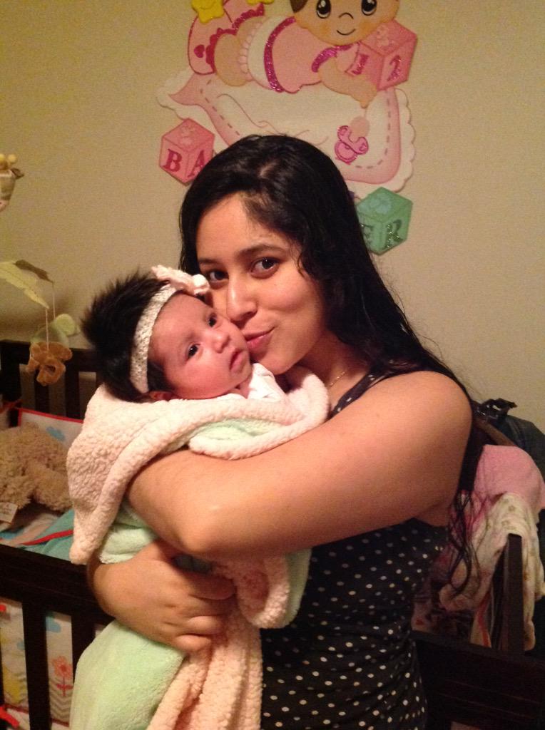 _jorgelter's tweet photo. Llego la hora #baby en casa #NewGirl AislinnRocio http://t.co/fggC86iw17