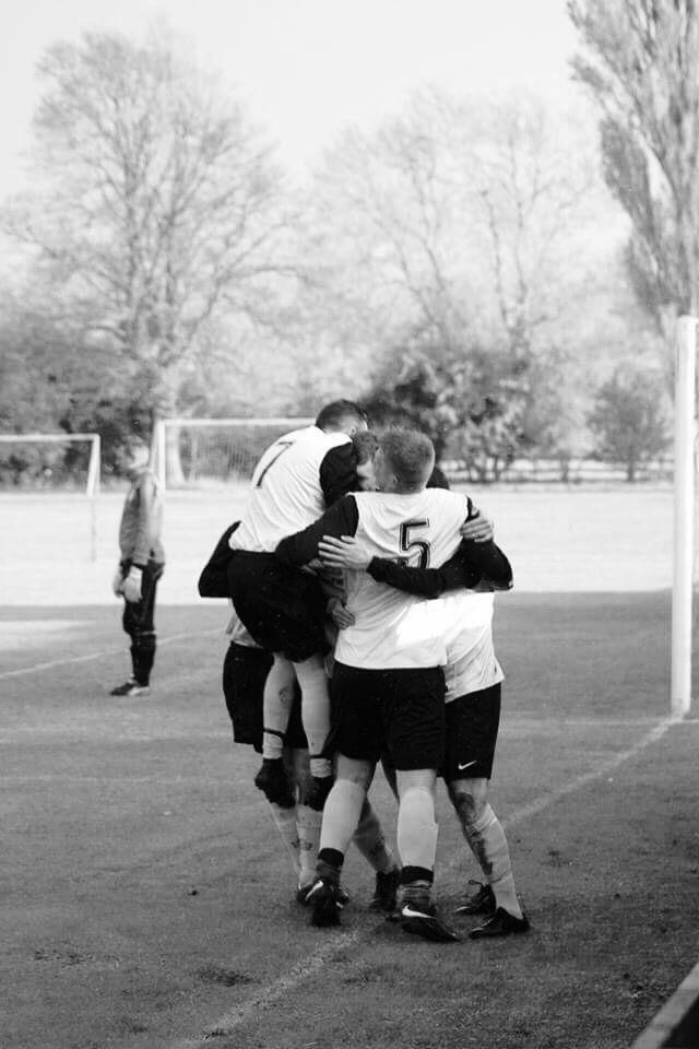 karlosAlberto90's tweet photo. First chance ended in a goal! Wow ⚽️🏆#shock @willpearson4 @JackBrownett @AndyMiff50 @AdamStallard7 @scottbucknall2 http://t.co/PdhX0vwtMa