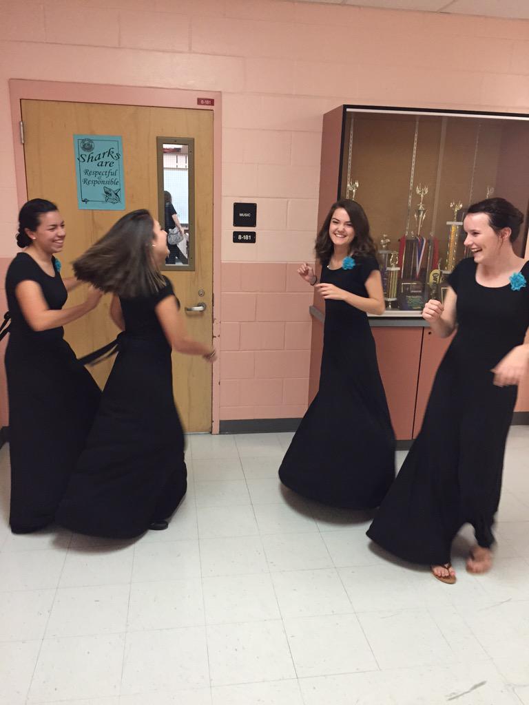 karaarose's tweet photo. We're having fun I swear #SpringConcert2015 @Mackenziee3lise @emma_s96 @jazminmurilloo http://t.co/zPlARpsRp9