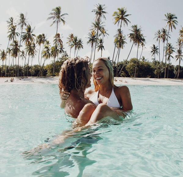 ExploreVibe's tweet photo. I crave this life 😍🌅🌊 http://t.co/26sXqz4pLt