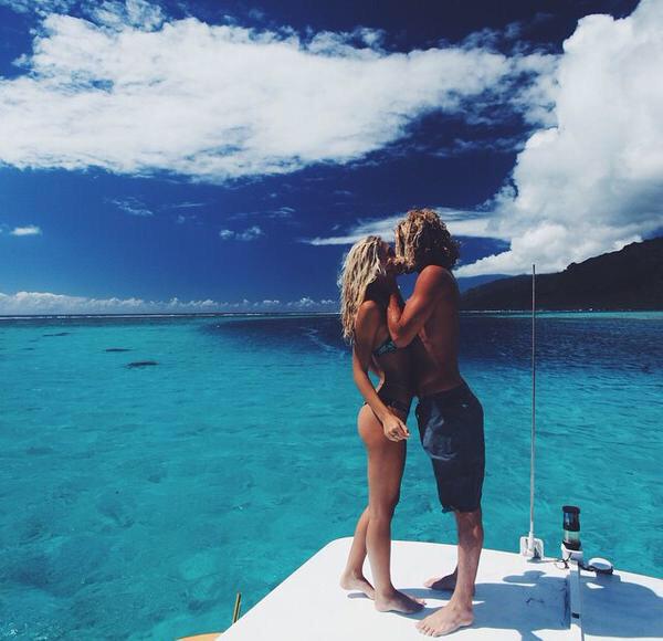 ExploreVibe's tweet photo. I crave this life 😍🌅🌊 http://t.co/26sXqz4pLt