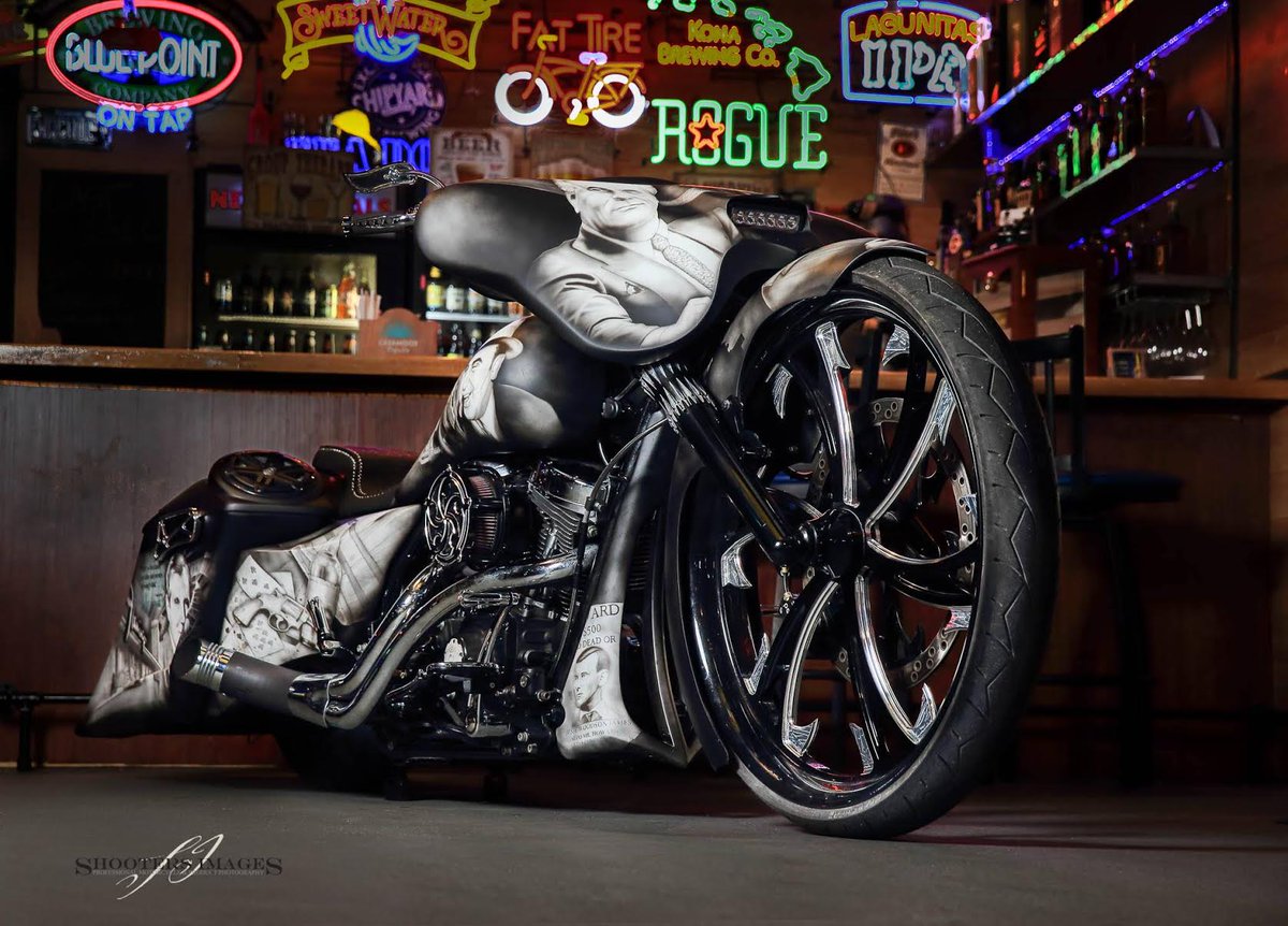 Smt_MachiningCo's tweet photo. Great build by our friends at Godfather Baggers with our Black Double Cut Dirty Hooker wheel http://t.co/OIarQmlVTl