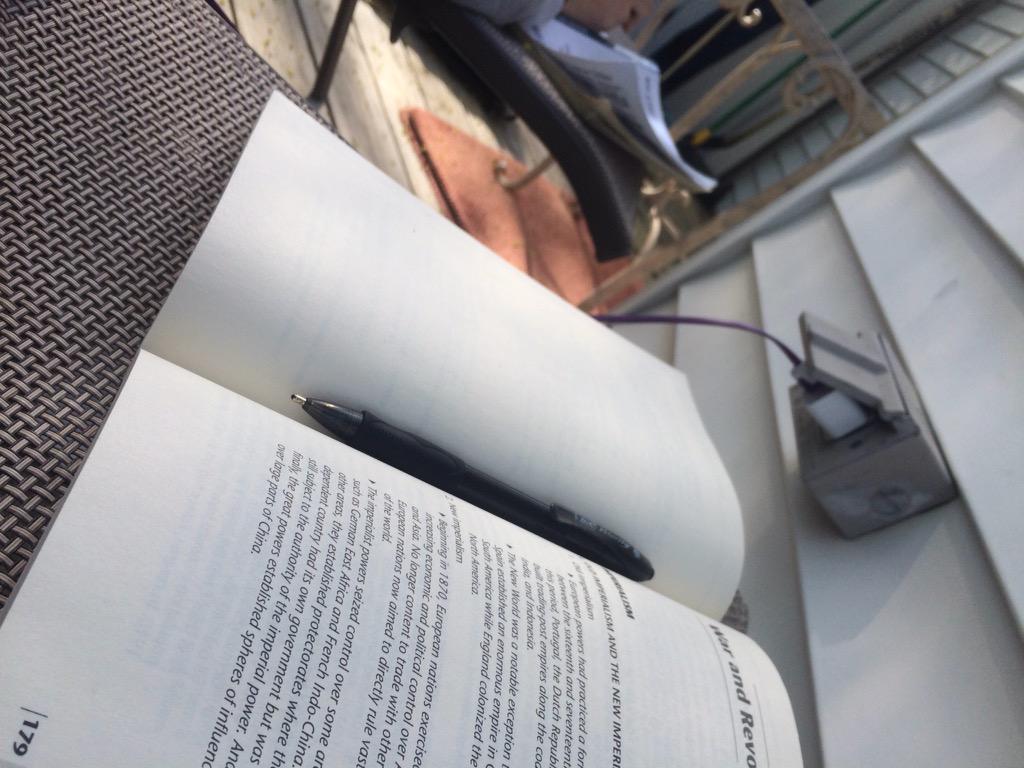 morganfailla7's tweet photo. when they tell you to not study the night before #4chaptersleft http://t.co/0udKREL5go