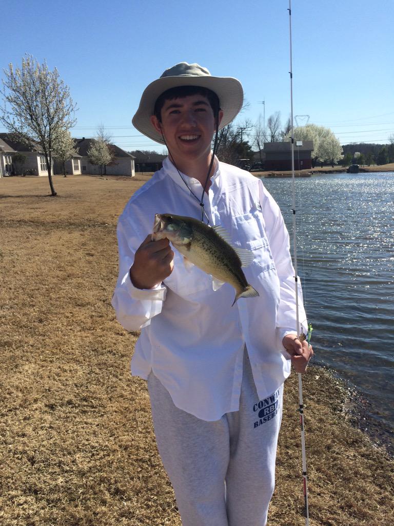 maddiehefnerr's tweet photo. happy birthday to the kuntriest kid i know, hope your day is great!! #yeeyee #D1 #datflowdoe #fishin http://t.co/OxOz3r1ffI