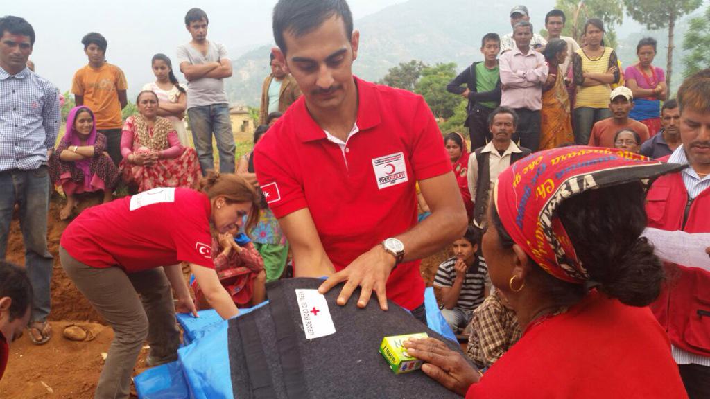 .<a href="/HakkiTuruncTK/">İsmailHakkıTurunç</a> :"Dünyanın neresinde bir ihtiyaç sahibi varsa biz oradayız. Bugün de Nepaldeyiz" #NepalYaz2868eGönder