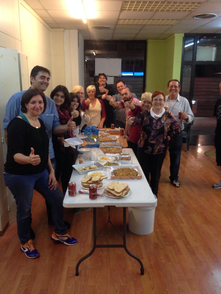 SICambrils's tweet photo. #aradigues_sicambrils  celebració inici de campanya @marrocacambrils @jordi_laboria @GavaldaMarc http://t.co/yuO8yZ7DRt