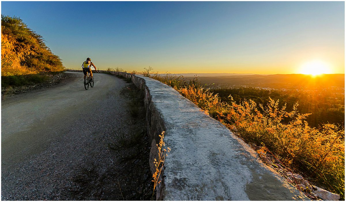 turismocba's tweet photo. Córdoba, todo lo que querés, todo el año. #ValleDePunilla +info: http://t.co/eLKnViacta Otoño en Córdoba. http://t.co/KsgaOuWfq6