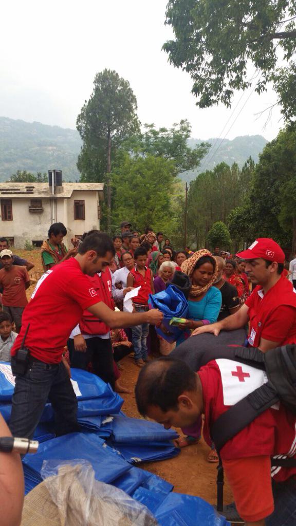 .<a href="/HakkiTuruncTK/">İsmailHakkıTurunç</a> : "Deneyimli, eğitimli ve hızlı hareket eden insani yardım ekiplerimiz var" <a href="/trthaber/">TRT HABER</a>