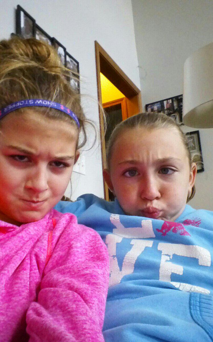 robinnigh1's tweet photo. Hangin` with my bestie http://t.co/8JsAavXLnK