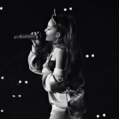 FreeLayouts3341's tweet photo. Ariana Grande free layout
RT/fav if you saved 
Be honest! http://t.co/HcvZBpugO6