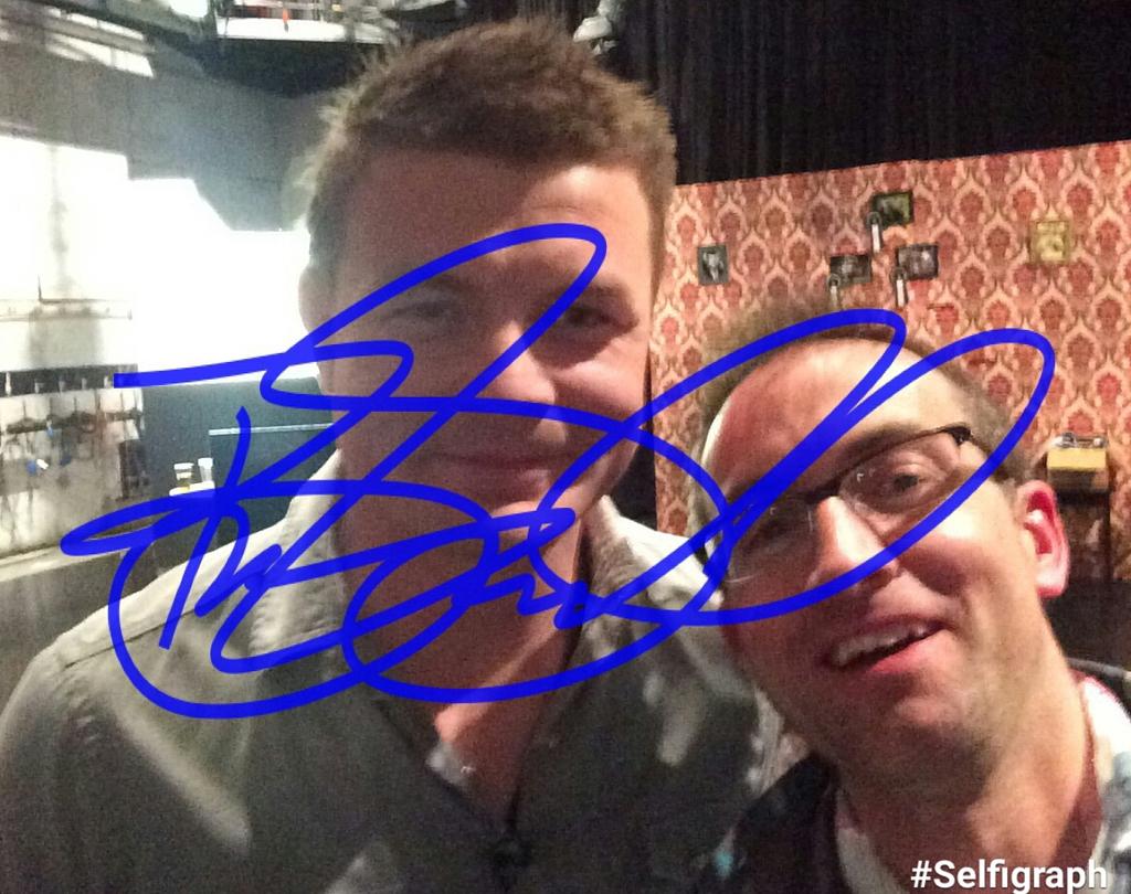 garfogo's tweet photo. O my BOD @amyhuberman!Tks @BrianODriscoll 4 @selfigraph @SecondCaptains. Support Irish startup @selfigraph @prizepigs http://t.co/se7Xp1Fphf