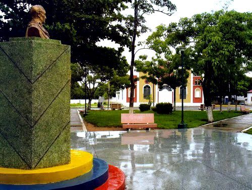 todozulia's tweet photo. San Ignacio de Perijá, segunda población mas antigua del #McpioRosarioDePerija
@MFotogenica @Mcbo_Vos @leonmagnom http://t.co/YEN3dzY7uf