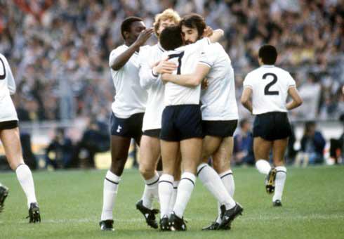 GloucesterSpurs's tweet photo. Less than 24 hours to go!!! @osvaldooardiles &amp; Ricky Villa LIVE in Gloucester for one night only.... http://t.co/Hwyg9cdYyN