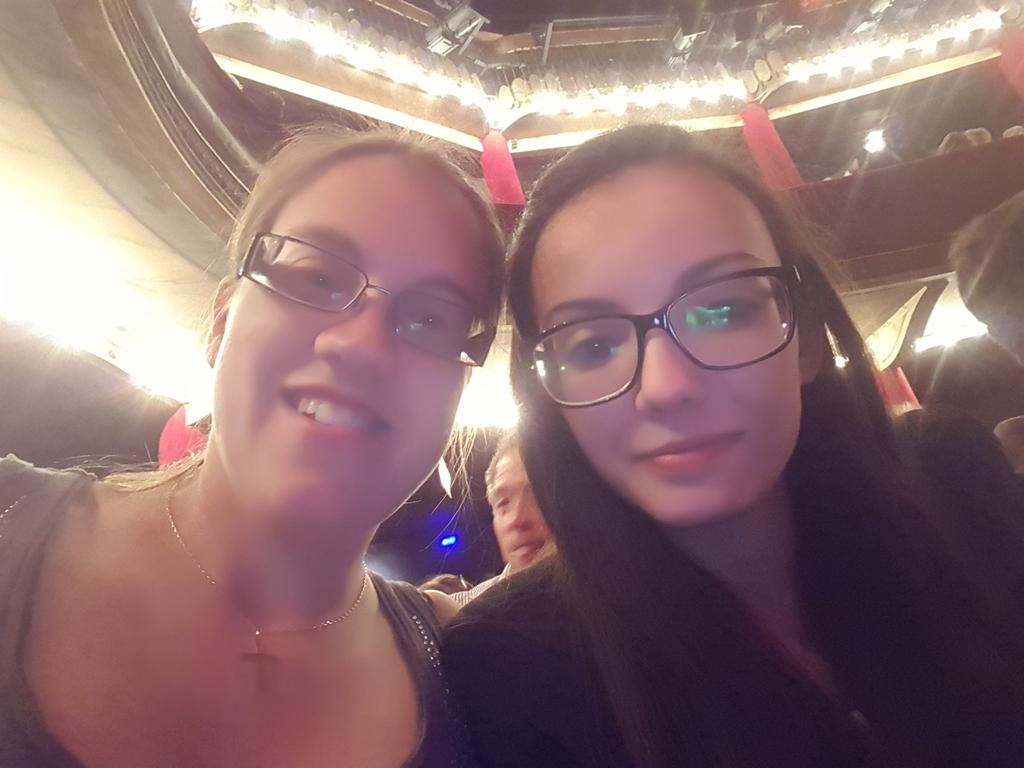 SandradeAguiar's tweet image. Merci pour cette sublime soirée, vous êtes vraiment au top!!! #LappelDeLondres @VanessaDemouy @phil_lellouche