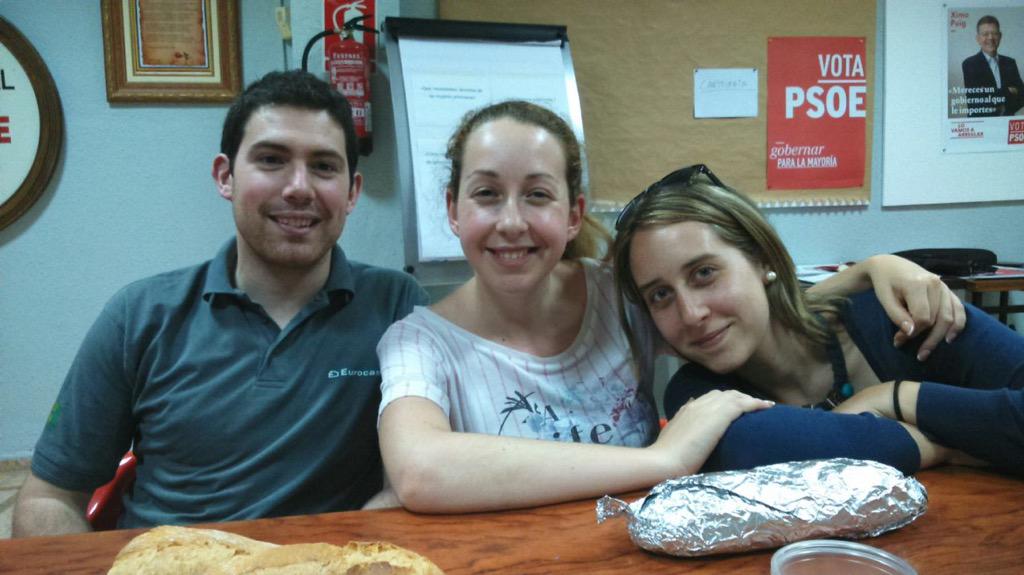 EASANZ's tweet photo. @pspvbenetusser #bonesraons #LoVamosaArreglar @SocialistesVal http://t.co/zYLsABV6tX