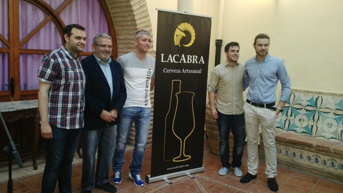Hui donant suport als emprenedors locals de <a href="/LacabraBeer/">LacabraBeer</a> que han presentat esta nova cervesa a la Casa dels Mundina.