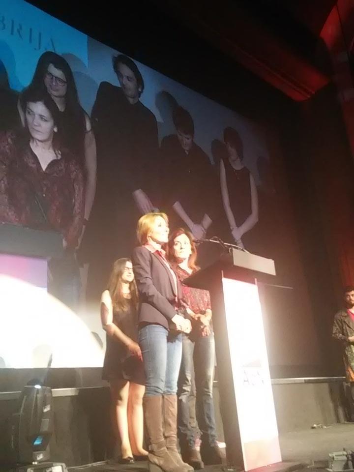 Festival_AdN's tweet photo. Premio de Honor a @Version_TVE Gracias a Cayetana Guillén y Paz Sufrategui por sus grandes palabras en #adn16 http://t.co/F2bdk4Cx89