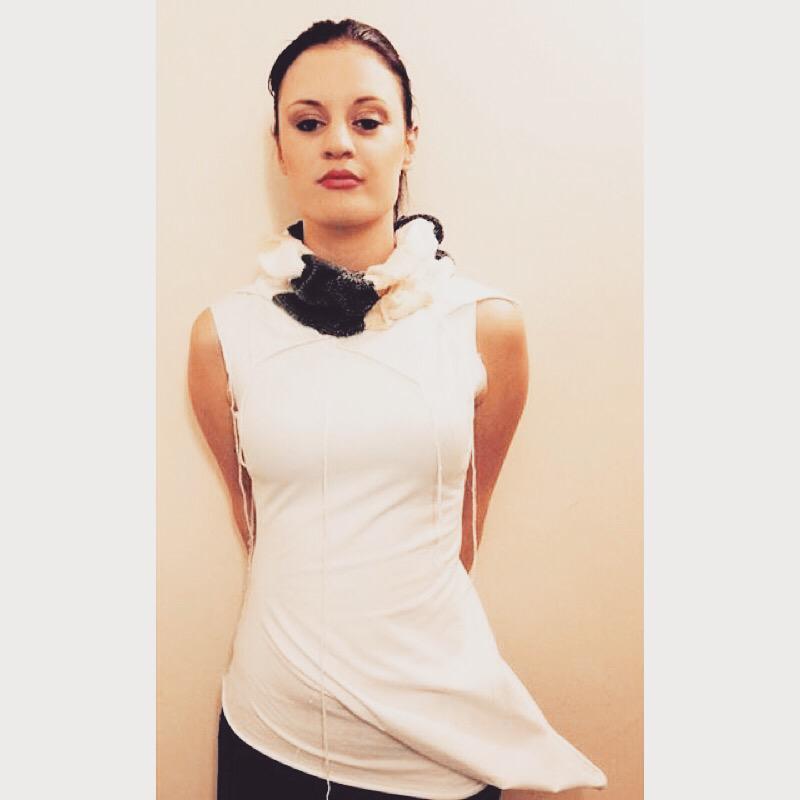 JessTextiles's tweet photo. Photo shoot with my final top for the White project http://t.co/67vH91iFs6