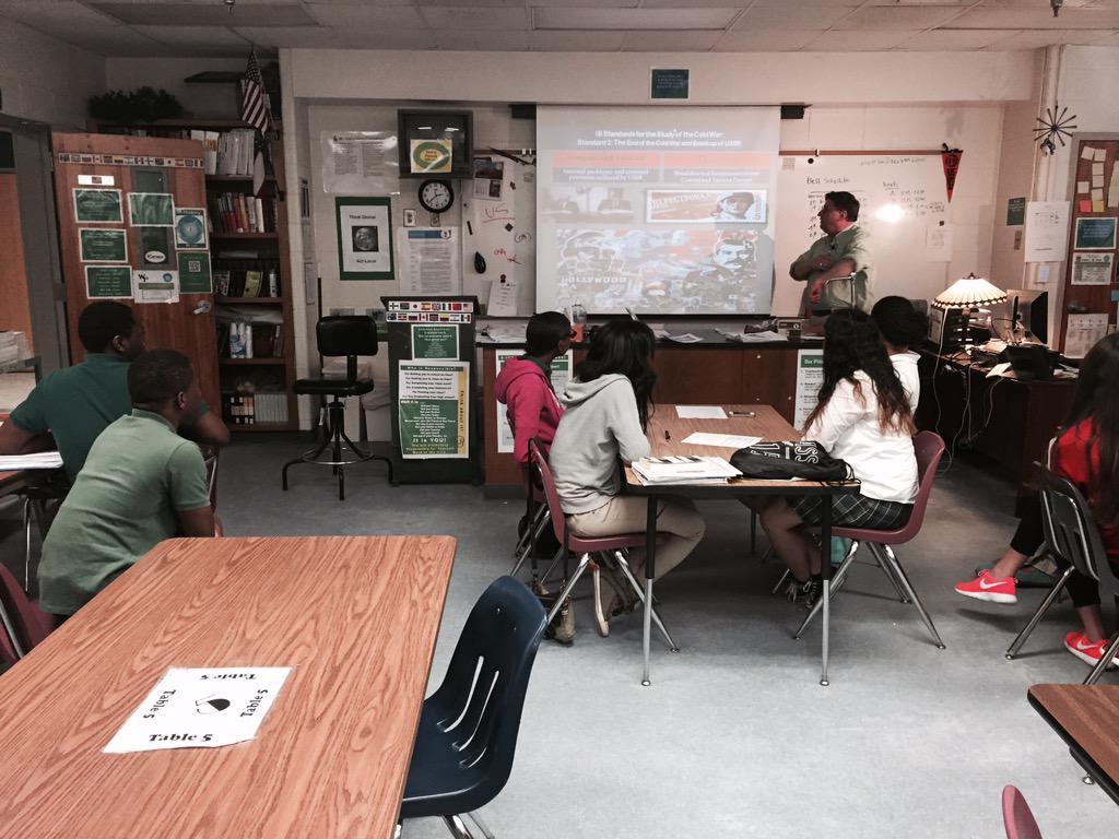 RaqLeeRod's tweet image. Good luck Mr. Ernie Lee! The Windsor Forest H.S. teacher is a finalist for GA teacher of the year. Results tomorrow!