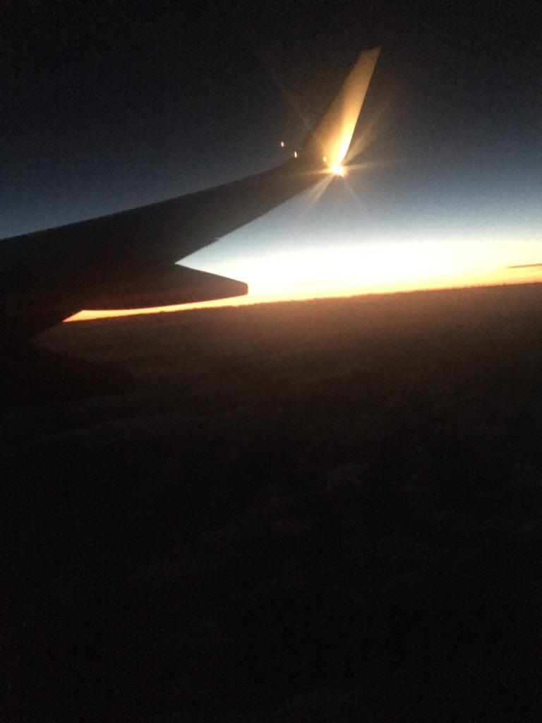boony_84's tweet photo. 6am flight to Melbourne to watch the Backstreet Boys tonight😍😍@backstreetboys http://t.co/sh6eZ0OU03