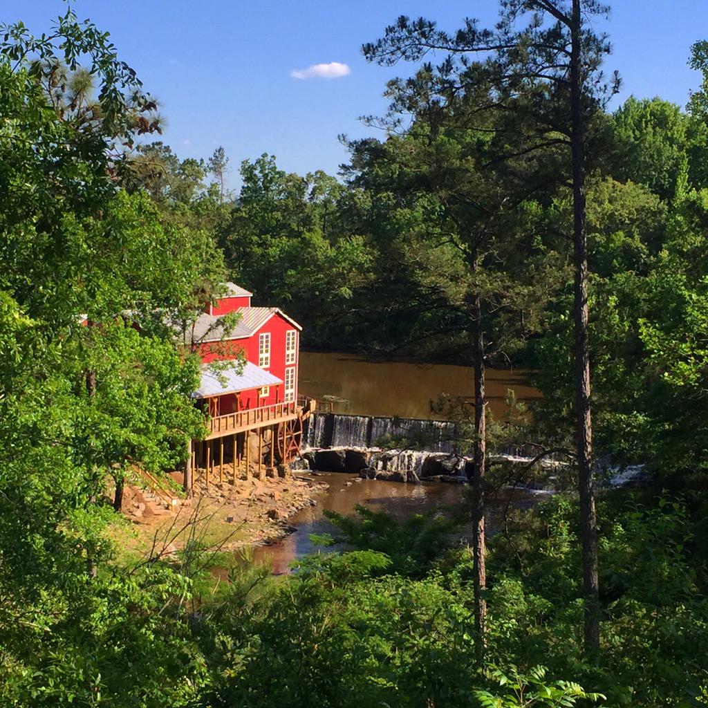 HeatherWDurham's tweet photo. Excited to shoot here this afternoon. Beautiful new Alabama #weddingvenue. @YLCMAL #restoredmill #weddings http://t.co/dcP2J2sDoP
