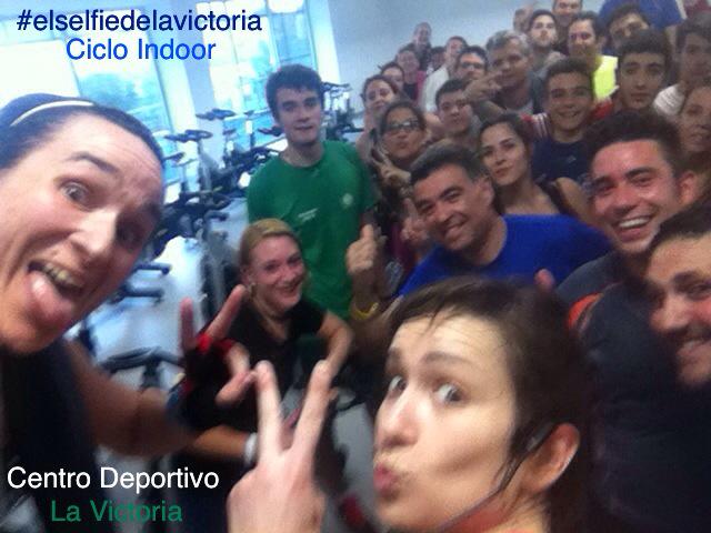 Valderas9's tweet photo. #elselfiedelavictoria en una magnífica clase de ciclo indoor con la máquina @splendiani0 en @cdVictoriaJaen http://t.co/P4oPsQarPi