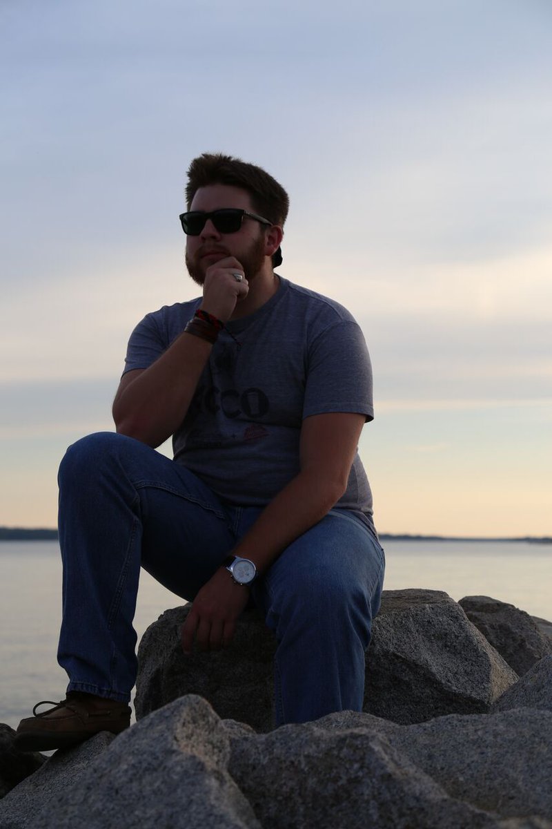 WoollyMattis's tweet photo. One of the other #ChiveSC admins #TwitterlessChris took these pics to "test out the light" for our promo pics http://t.co/zKlGi0vMJC